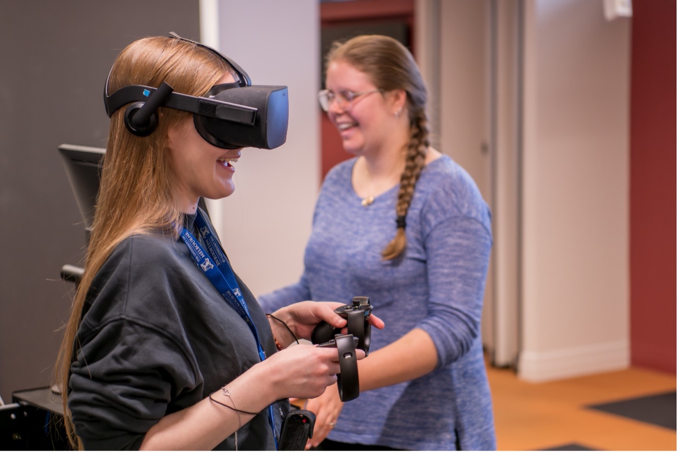Studenților le-a plăcut să folosească realitatea virtuală pentru a afla despre viruși.