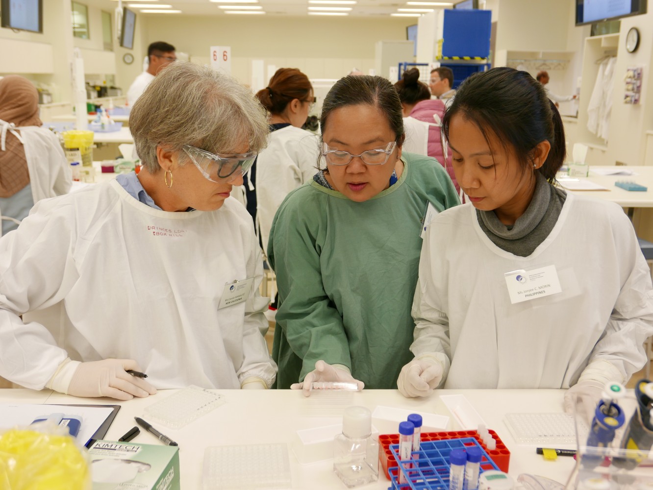 L-R: Carole Manaute (New Caledonia), Malet Aban (Doherty Institute), Jonjee Calaor Morin (Philippines)