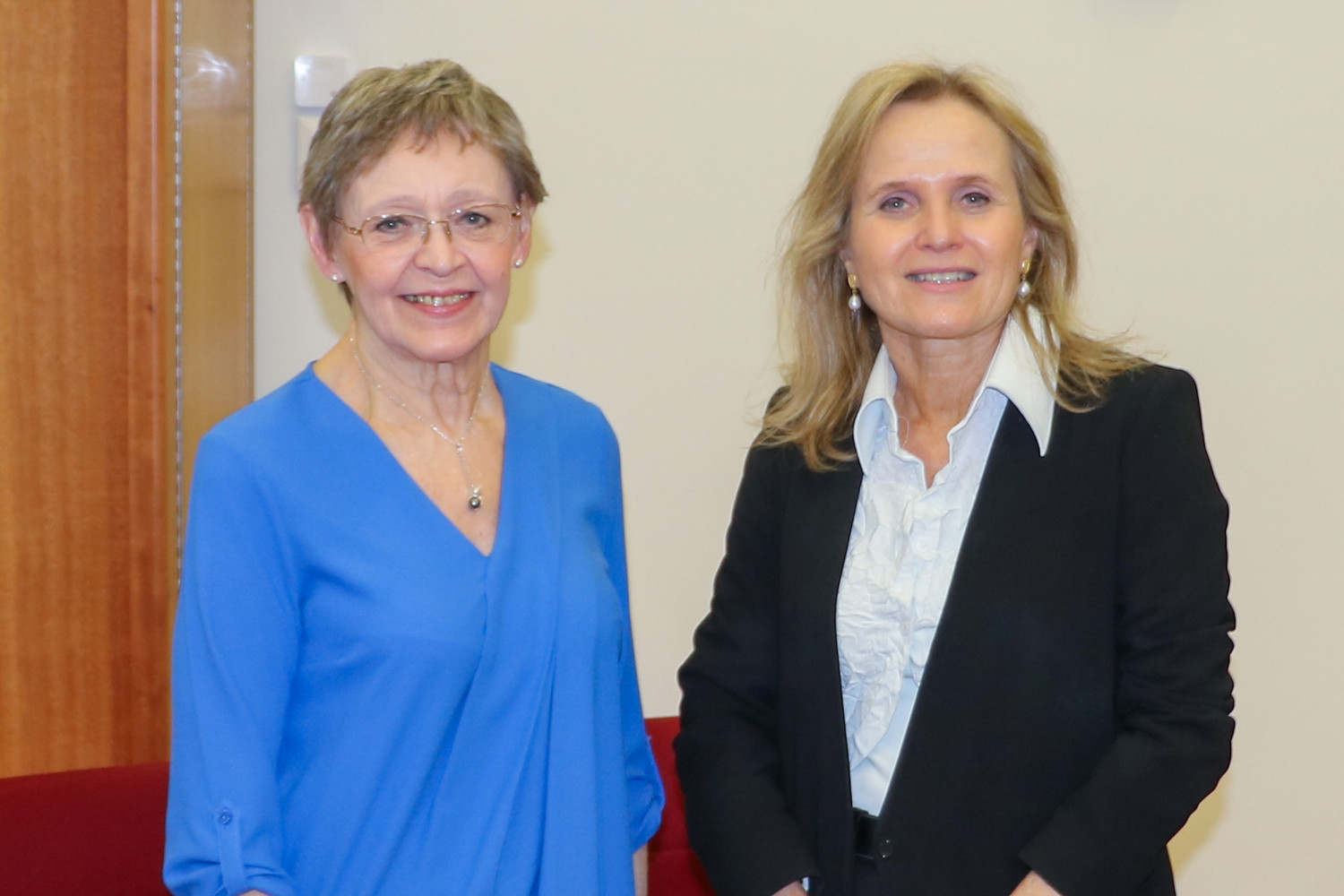 Professor Françoise Barré-Sinoussi (left) and Professor Sharon Lewin (right)